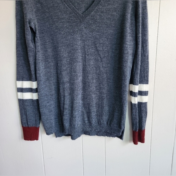 Madewell First Draft Varsity Stripe Merino Wool V-Neck Sweater Gray Size M - Picture 4 of 13